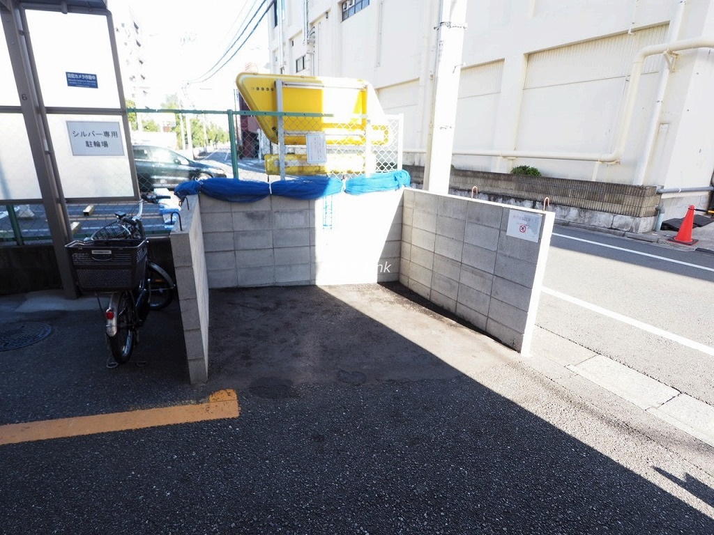 あずさわグランドハウス ゴミ置き場