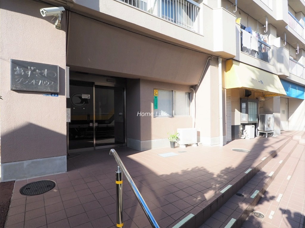 あずさわグランドハウス エントランス前