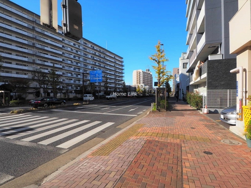 あずさわグランドハウス 前面道路歩道