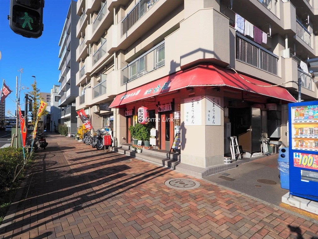 あずさわグランドハウス 前面道路歩道