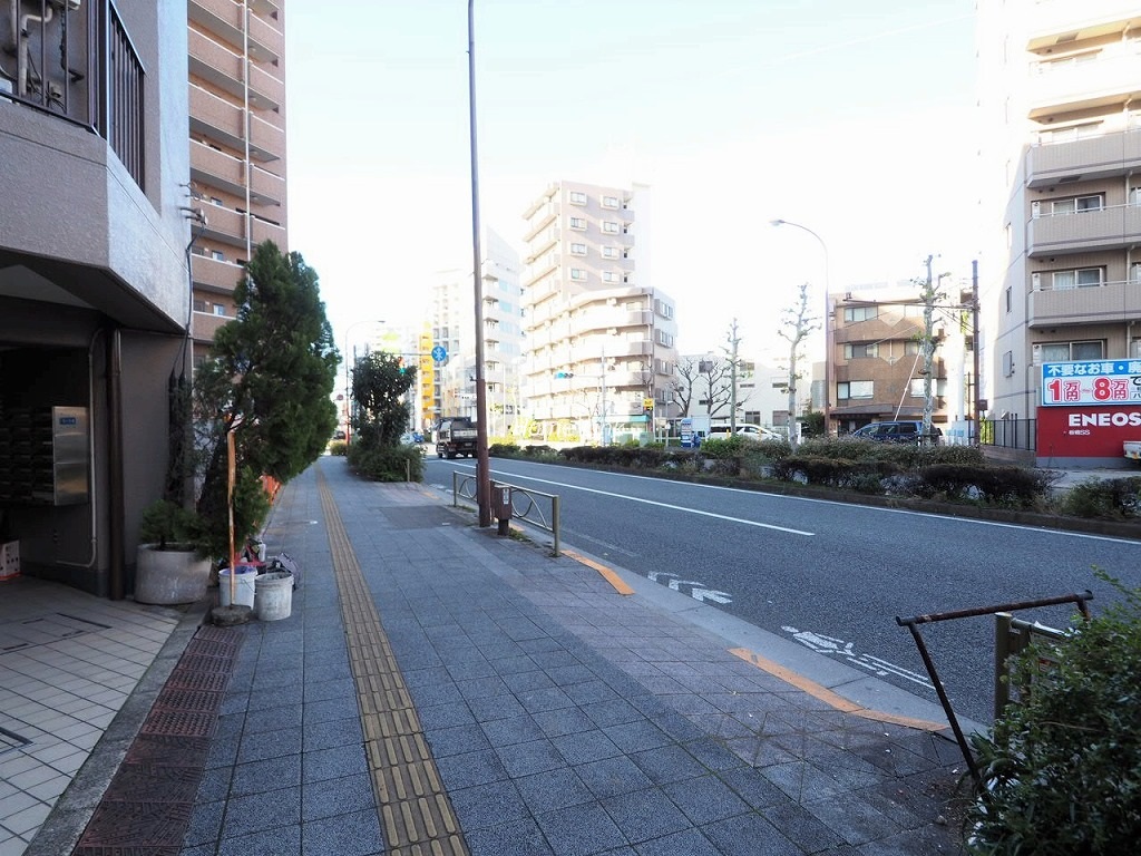 アトラス大山 前面道路歩道