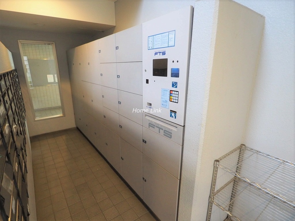 グランスクエア一橋学園弐番街 宅配ボックス