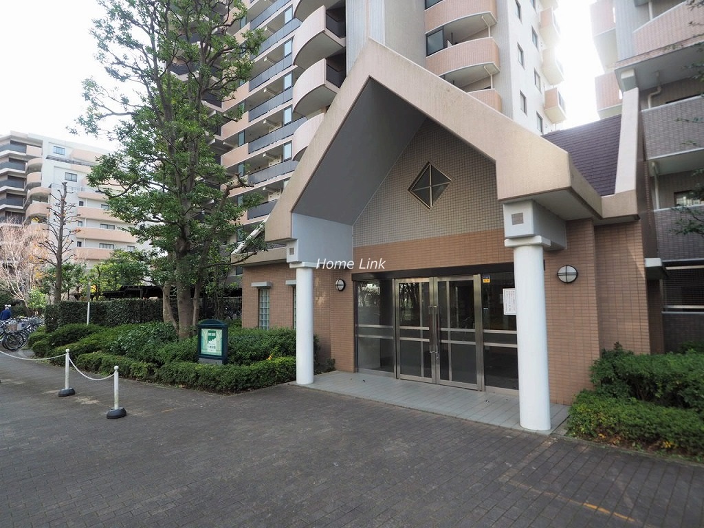 グランスクエア一橋学園弐番街 エントランス前