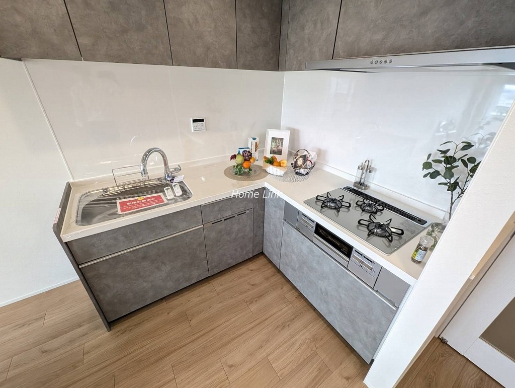 シャンボール志村坂上9階　Ｌ字型システムキッチン