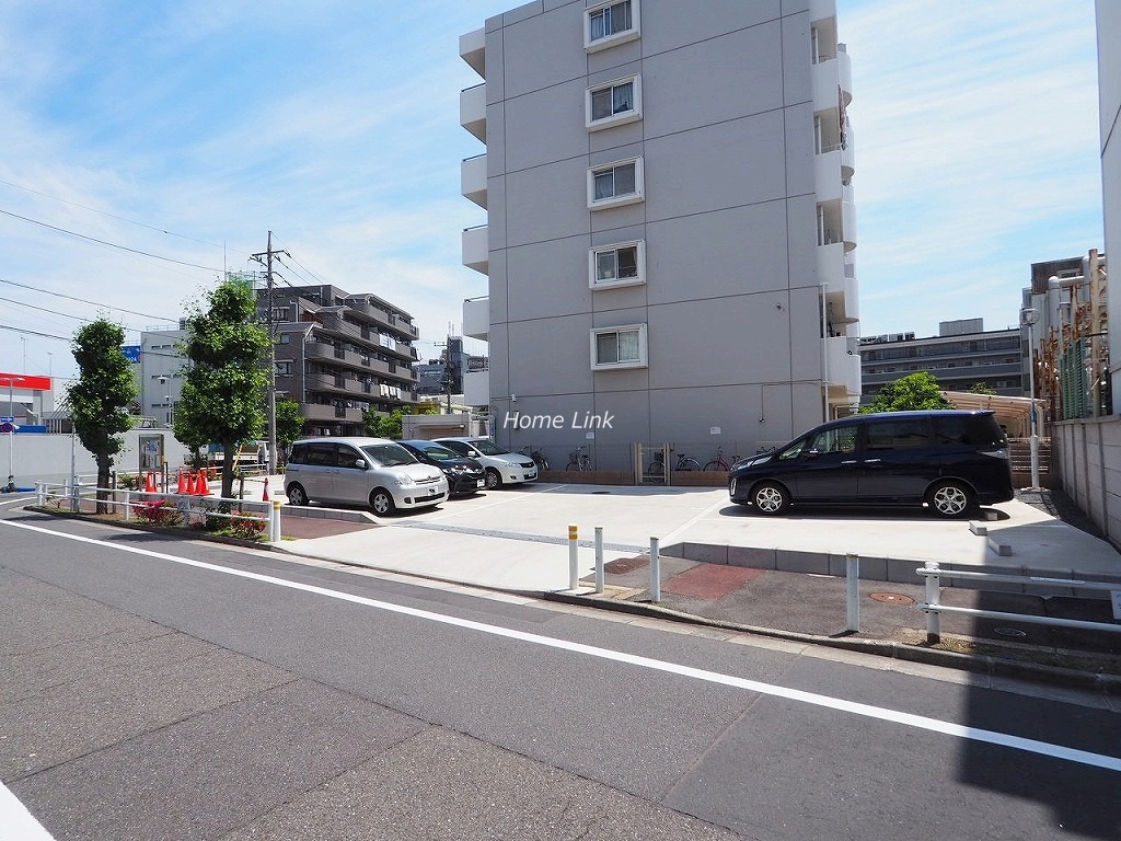 中銀第2城北パークマンシオン　駐車場出入口