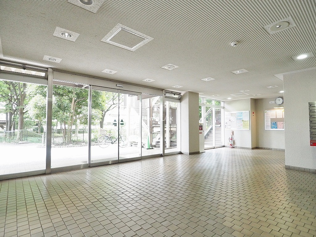 小豆沢パークファミリアA棟　エントランスホール