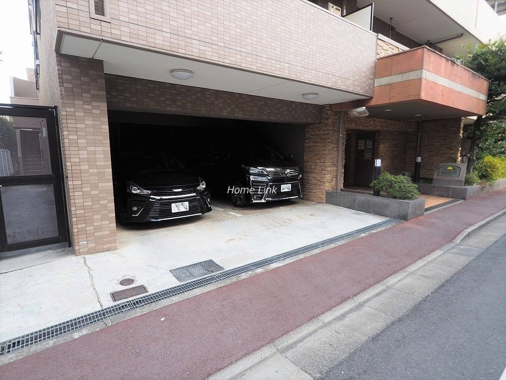 コニファーコート志村弐番館　駐車場