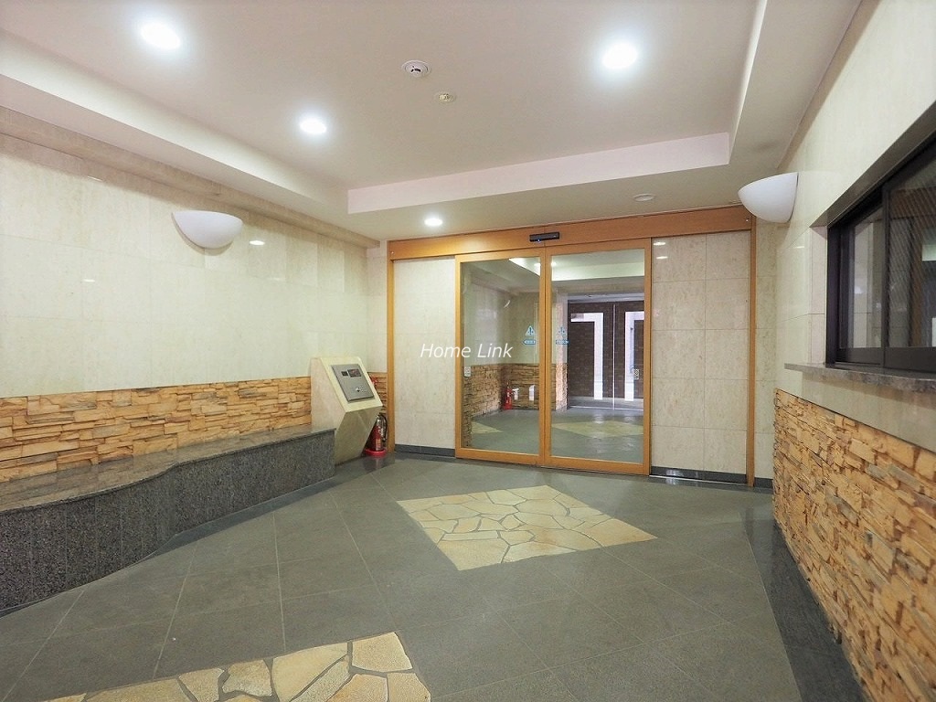 コニファーコート志村弐番館　エントランス