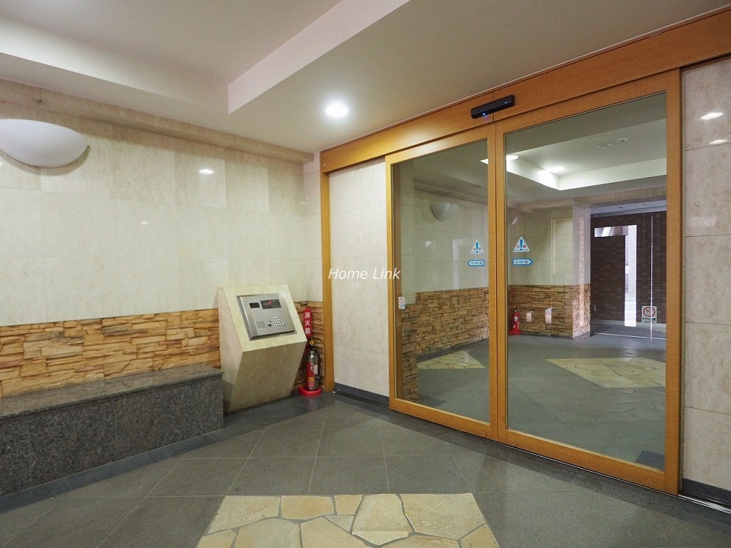 コニファーコート志村弐番館　エントランス