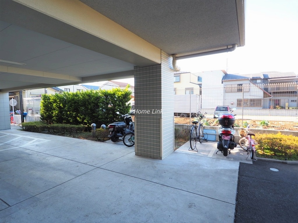サンクレイドル東武練馬弐番館 バイク置場