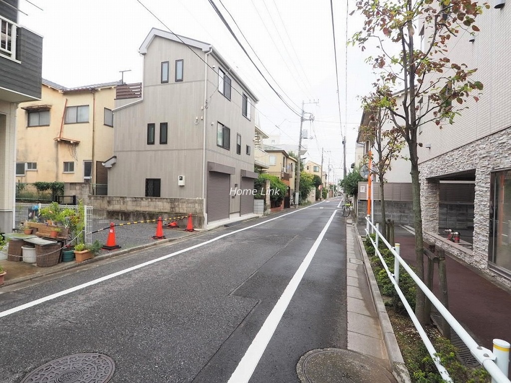 ジェネラルアパートメント常盤台　前面道路