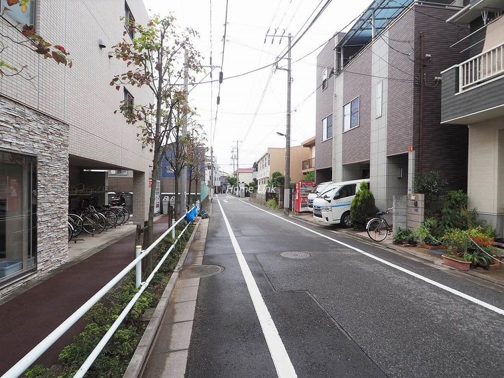 ジェネラルアパートメント常盤台　前面道路