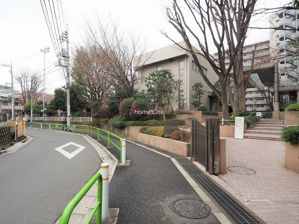 パルシティ徳丸　前面道路歩道