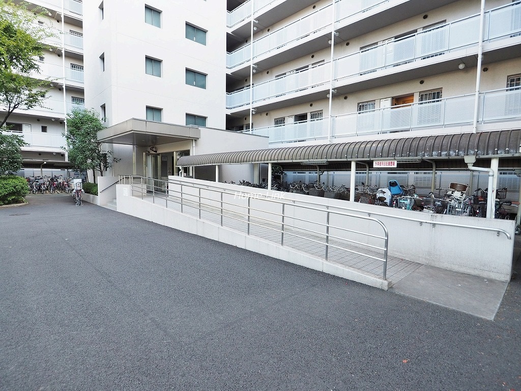 パルシティ徳丸　エントランス前スロープ