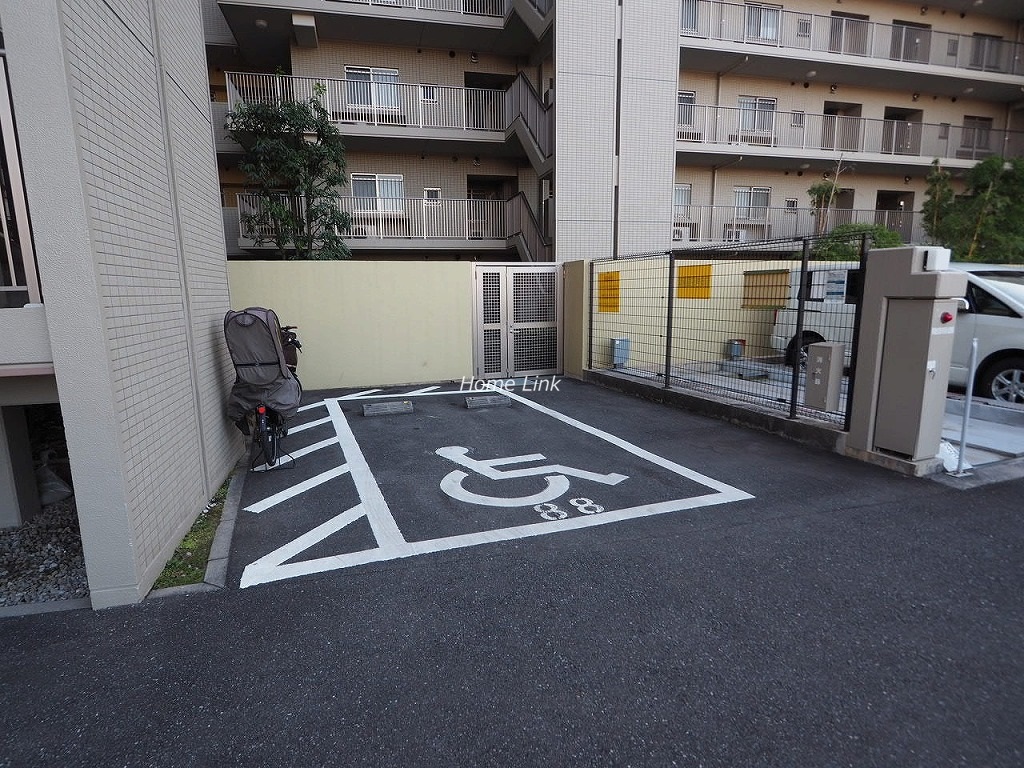 プリズムヒル　介護用車両駐車場