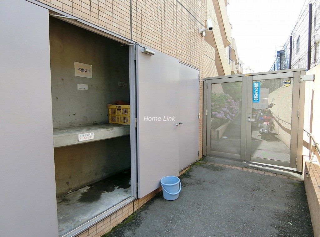 ヴェル・クレール板橋前野町 ゴミ置き場