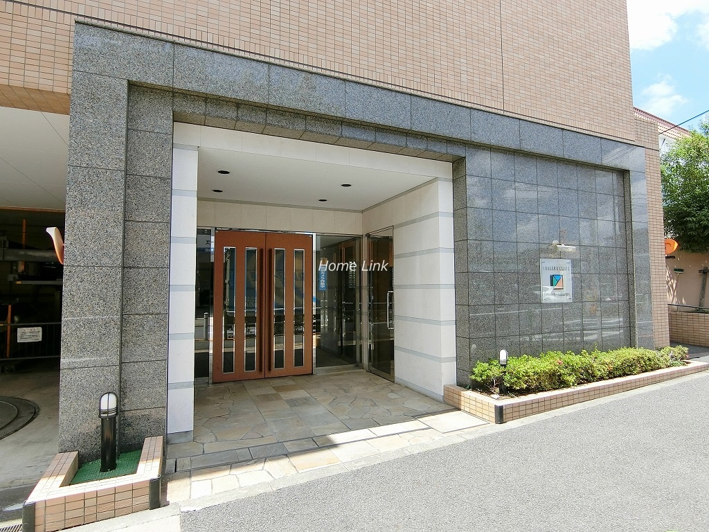 ヴェル・クレール板橋前野町 エントランス前