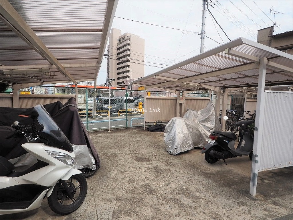 志村スカイハイツ バイク置き場