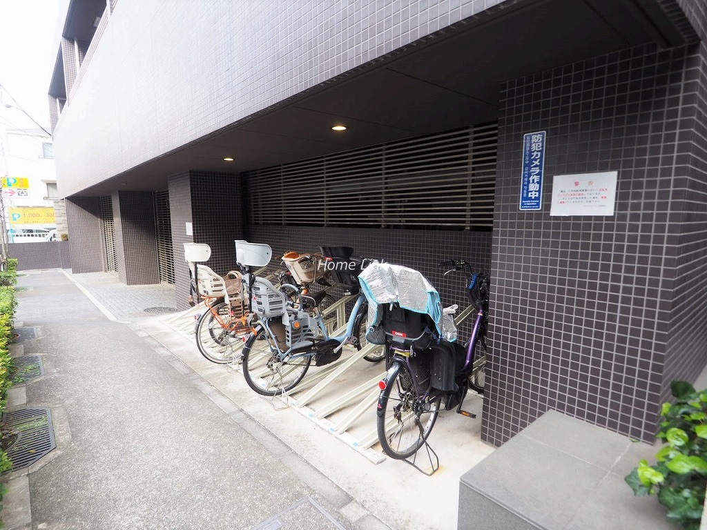 クアドロヌーヴェル　駐輪場