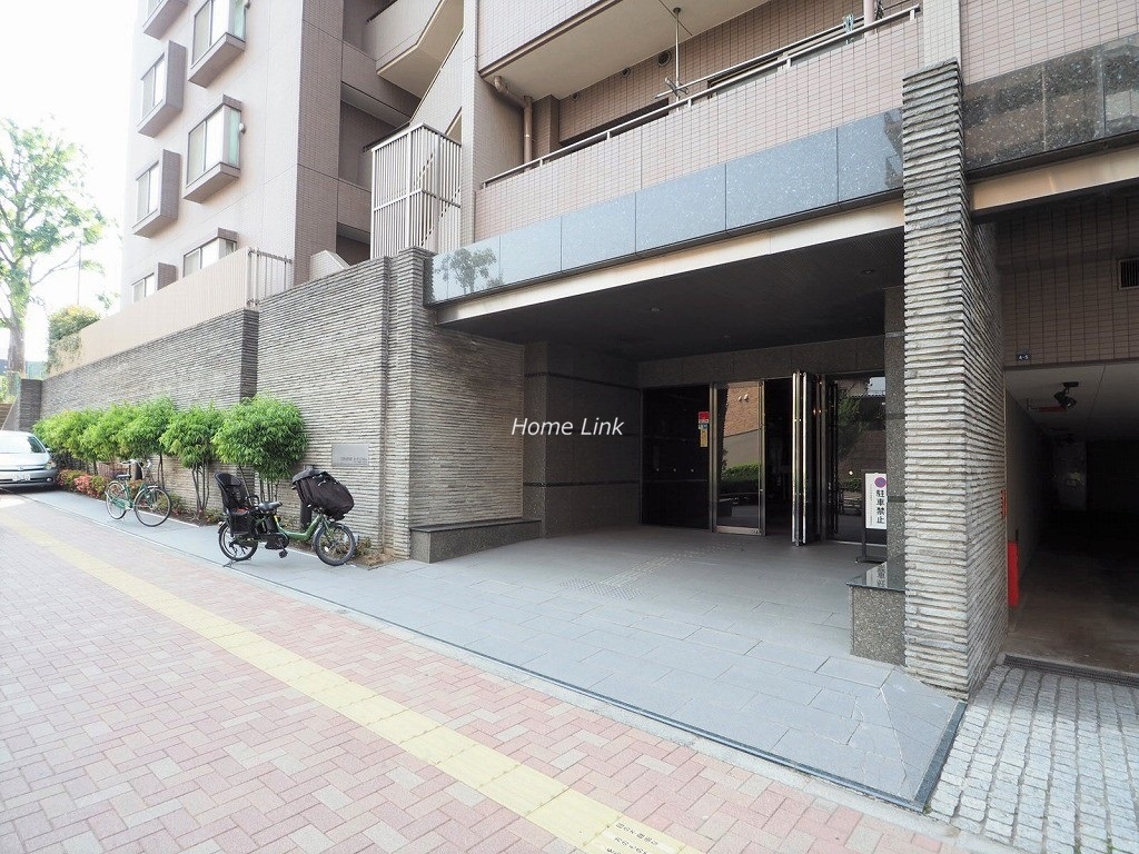 コスモ小竹向原ガーデンフォルム エントランス前