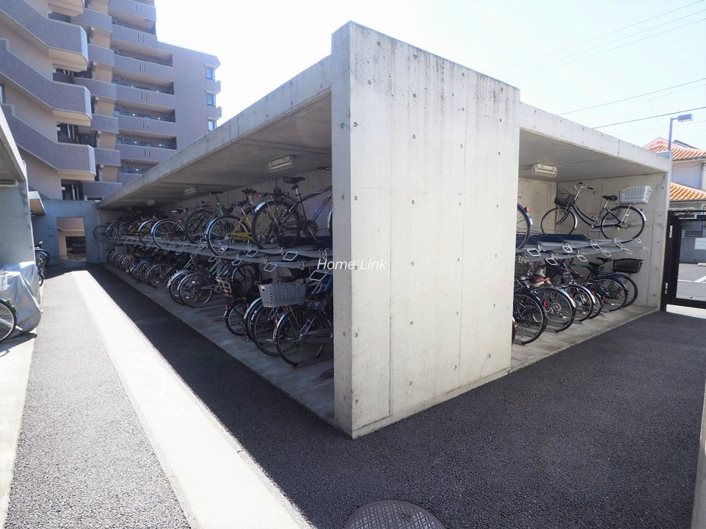 コスモ川口ガーデンスクエア　駐輪場