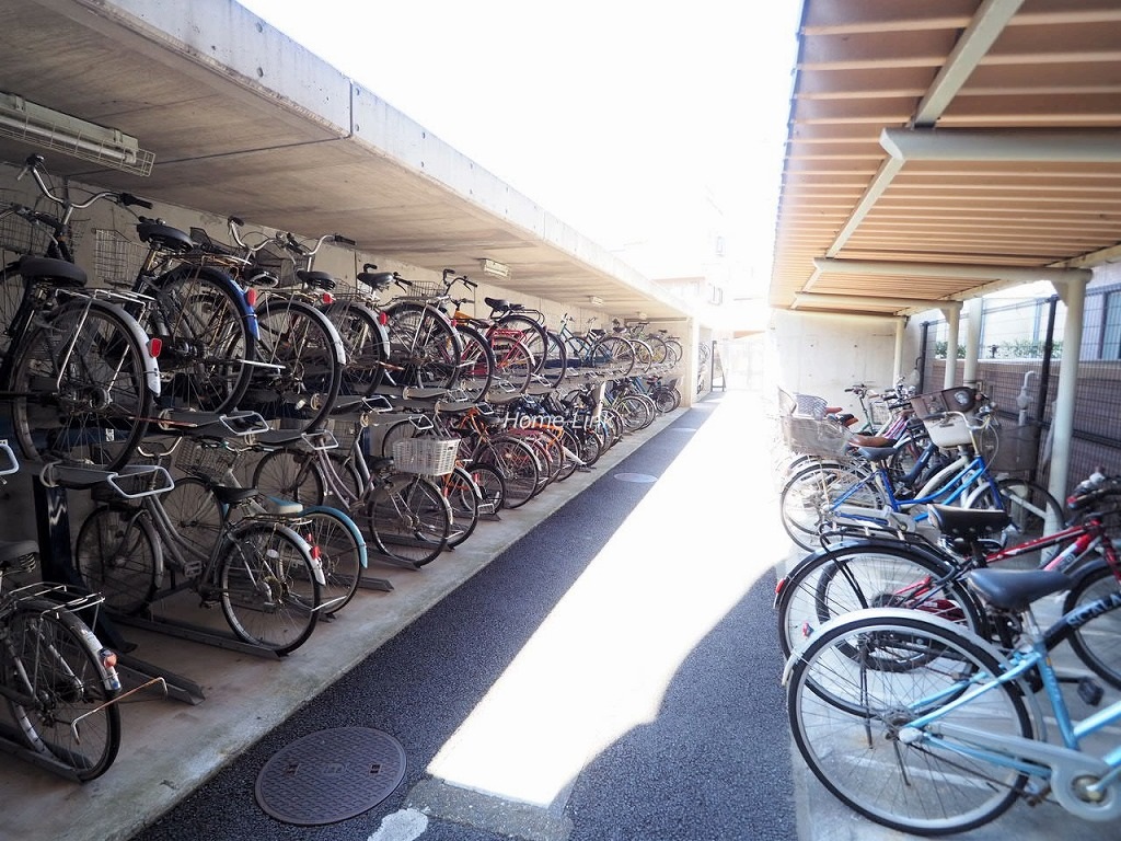 コスモ川口ガーデンスクエア　駐輪場