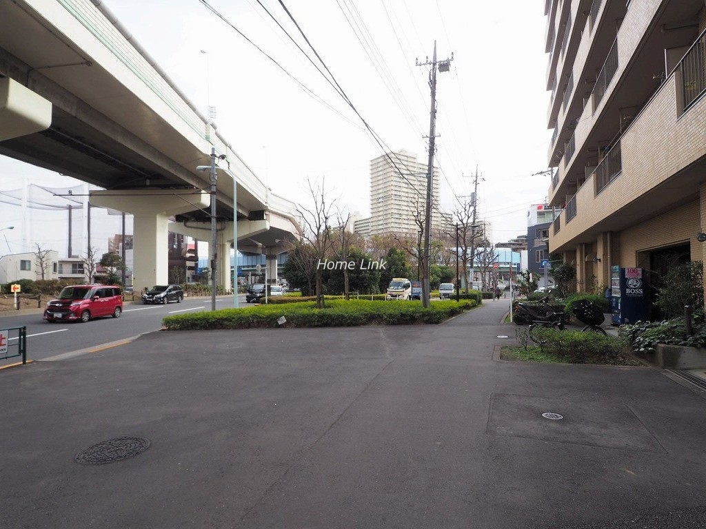 ダイアパレス西台　前面道路歩道