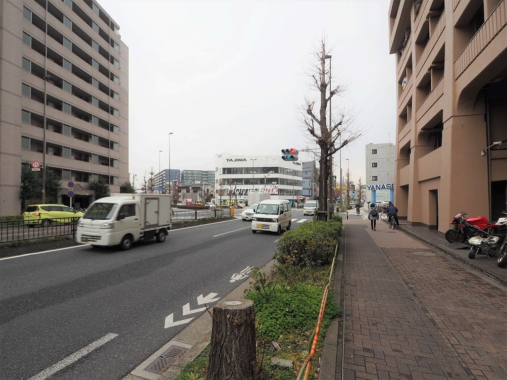 志村ハビテーション　前面道路歩道