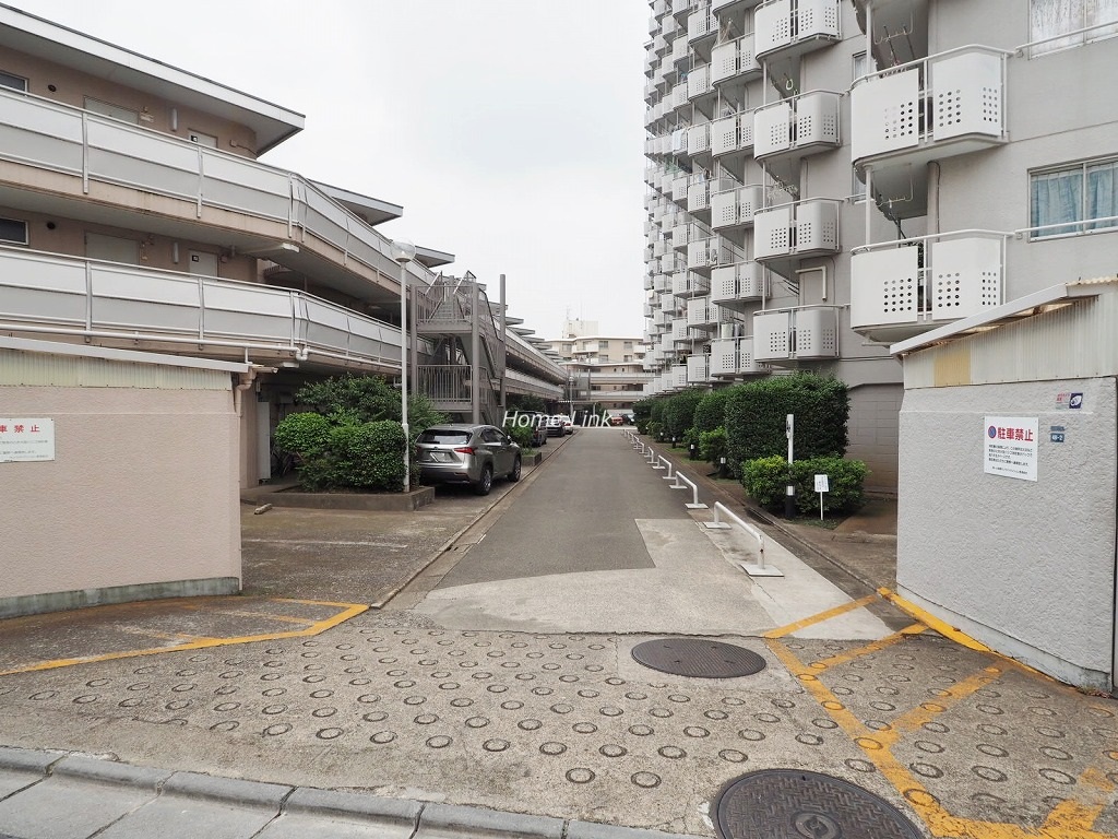 第1上板橋サンライトマンションAH棟 駐車場出入口