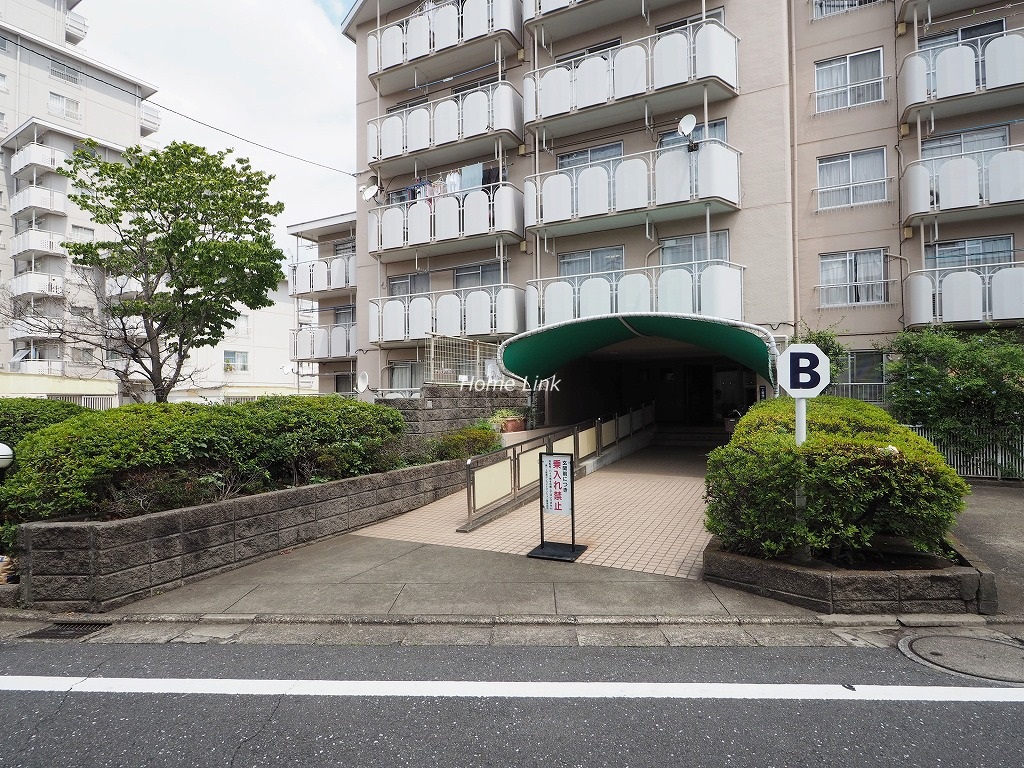 第1上板橋サンライトマンションB棟 エントランス前