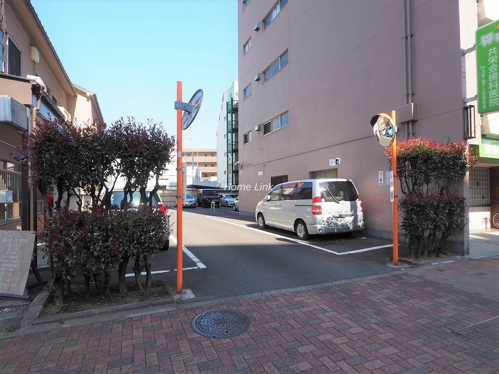ウィスタリアマンション板橋志村　駐車場出入口