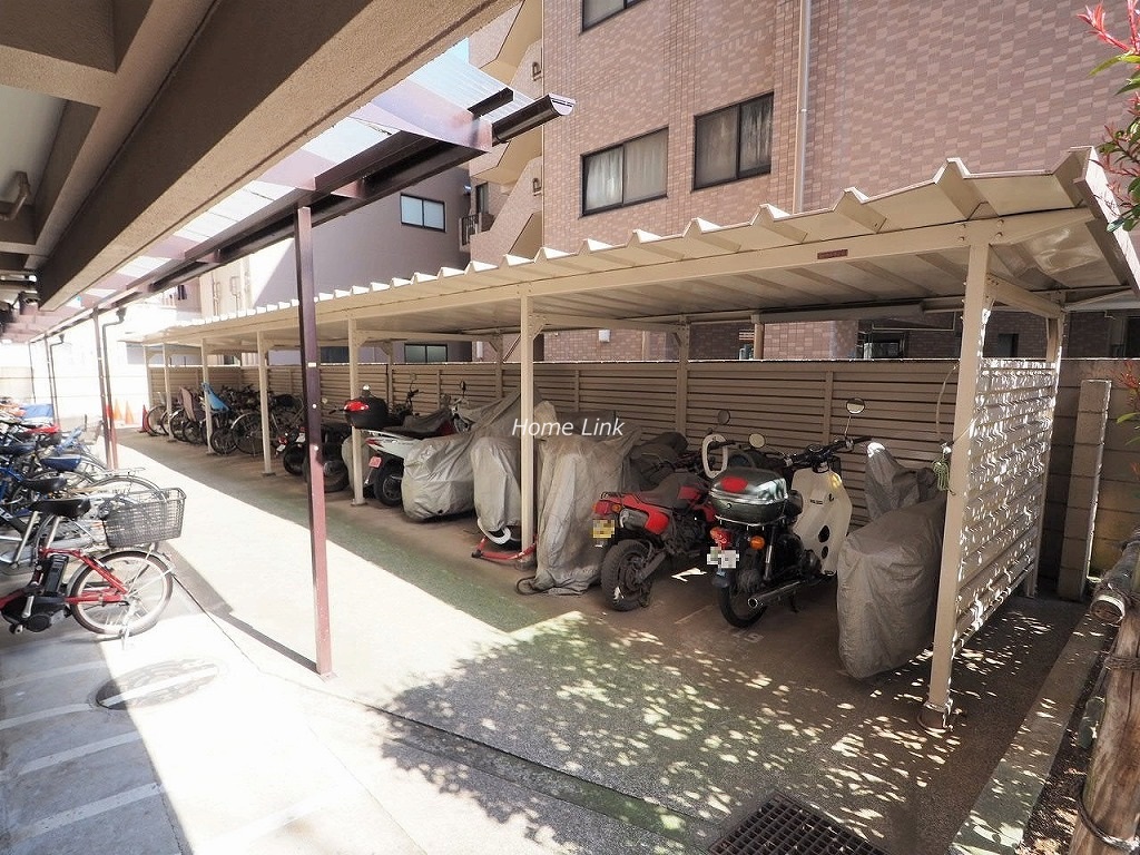 ウィスタリアマンション板橋志村　バイク置場