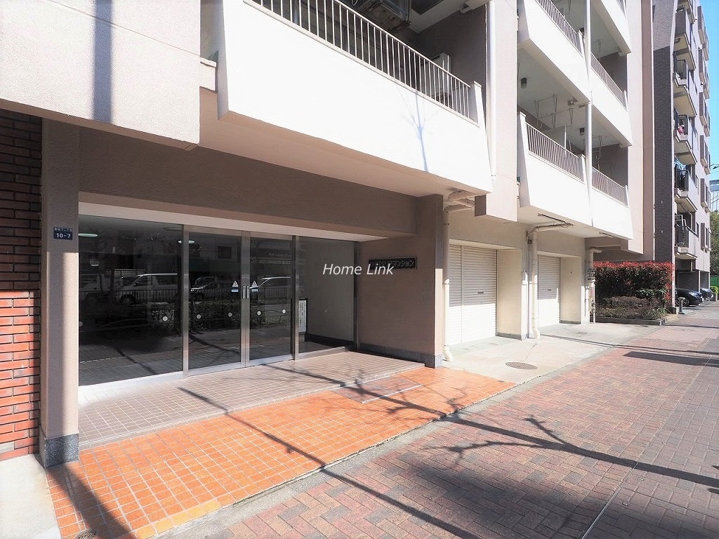 ウィスタリアマンション板橋志村　エントランス前