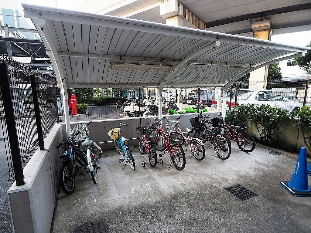 グランスイート浮間舟渡 駐輪場