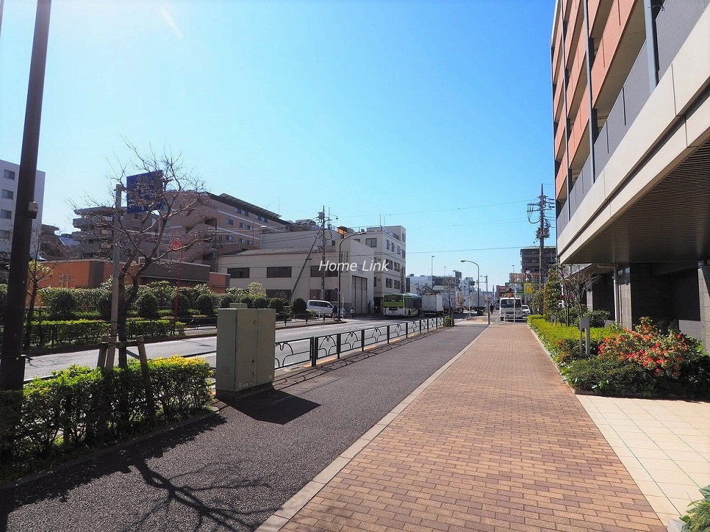 グランスイート浮間舟渡 前面道路歩道