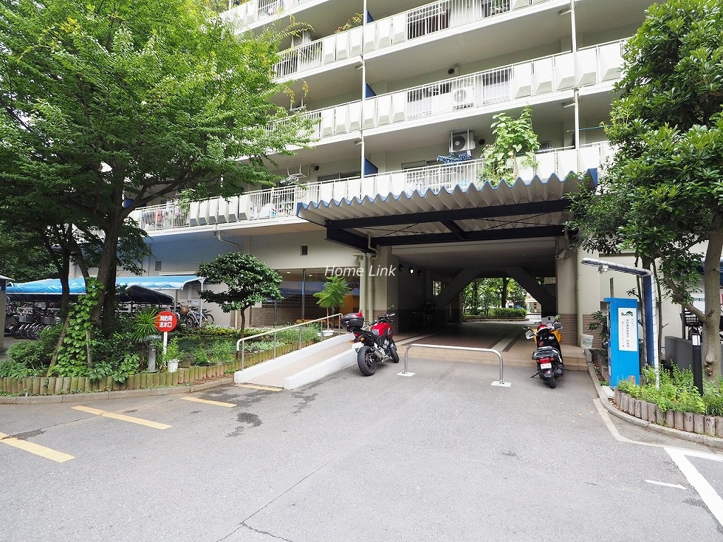 サンシティJ棟　エントランス前