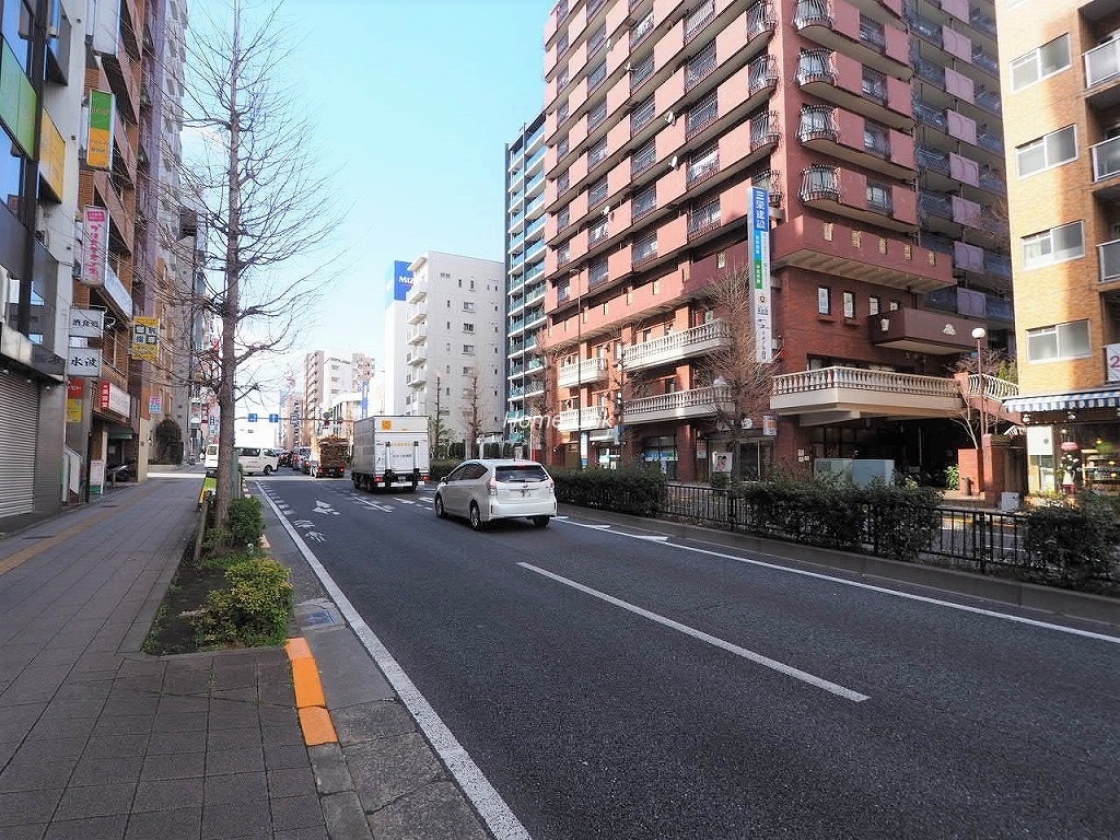 ハイネス成増 前面道路歩道