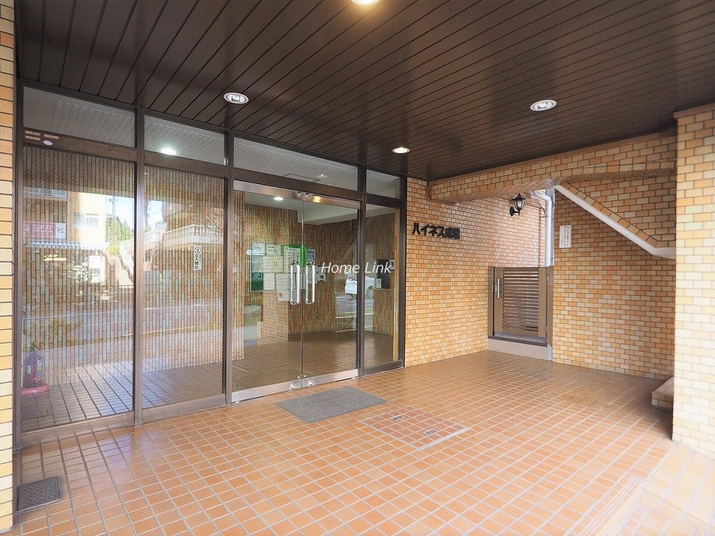 ハイネス成増 エントランス