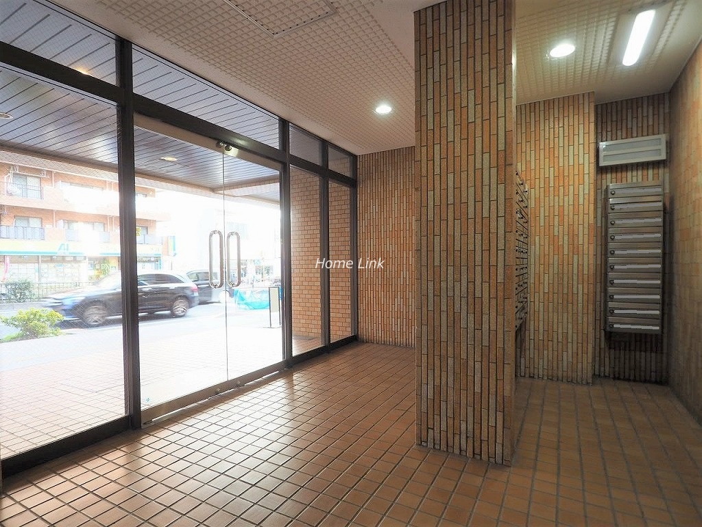 ハイネス成増 エントランス