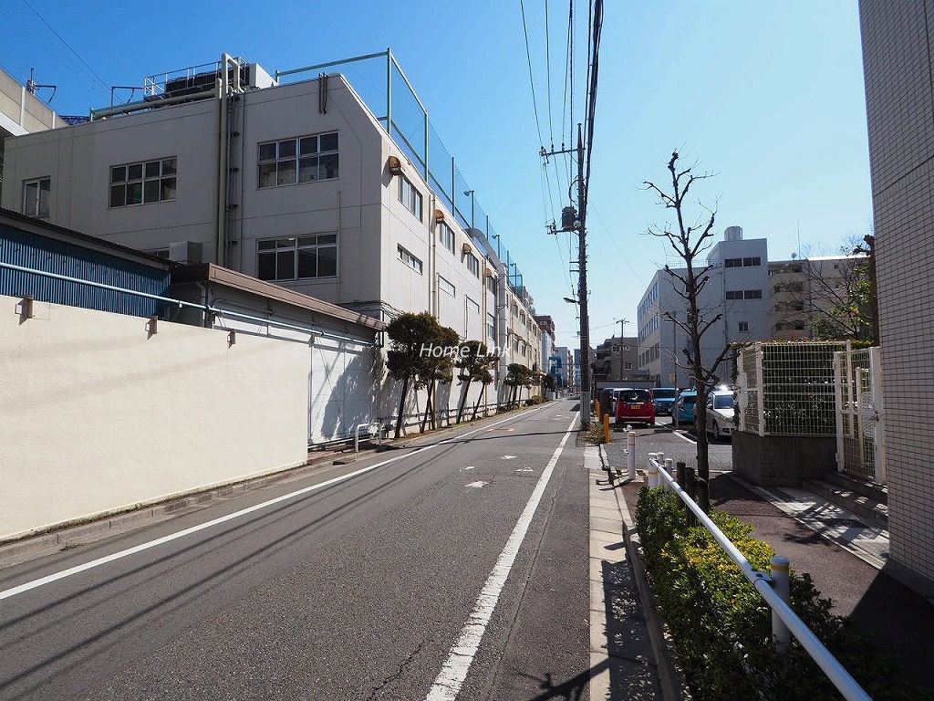 ベリスタ浮間舟渡　前面道路