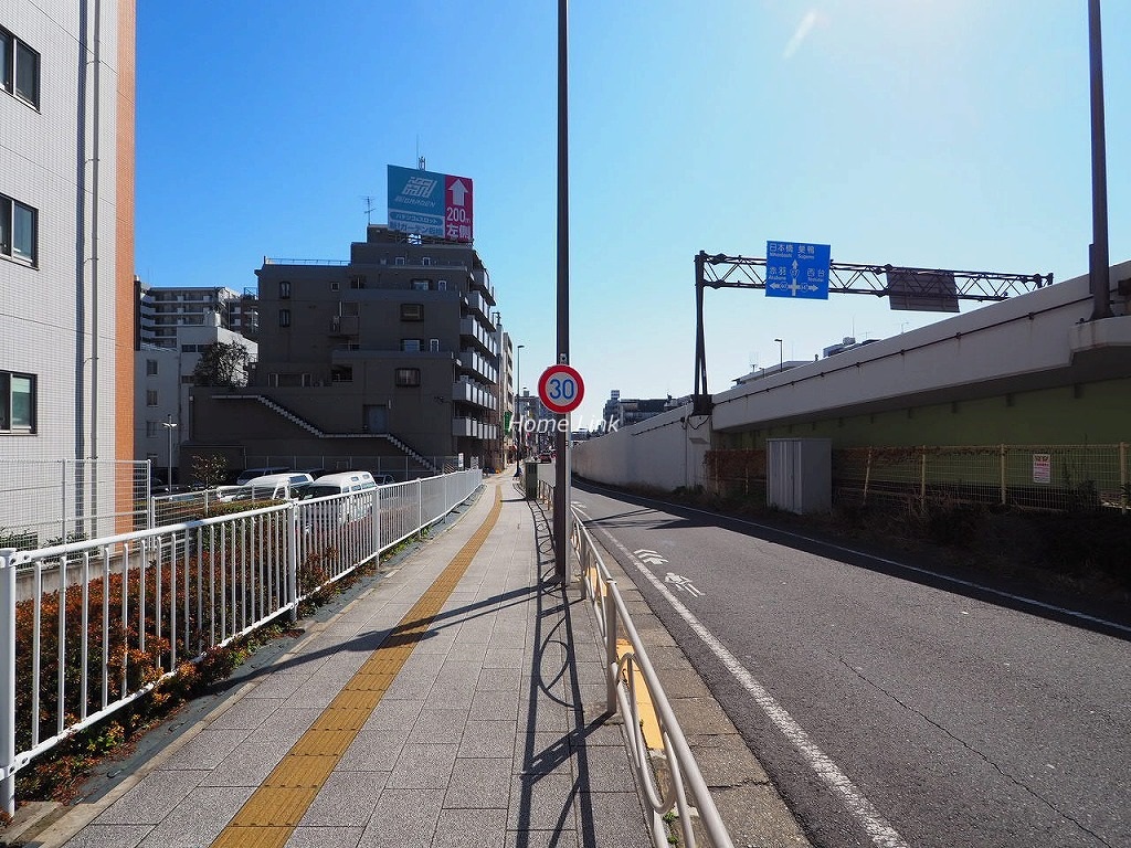 ベリスタ浮間舟渡　前面道路歩道