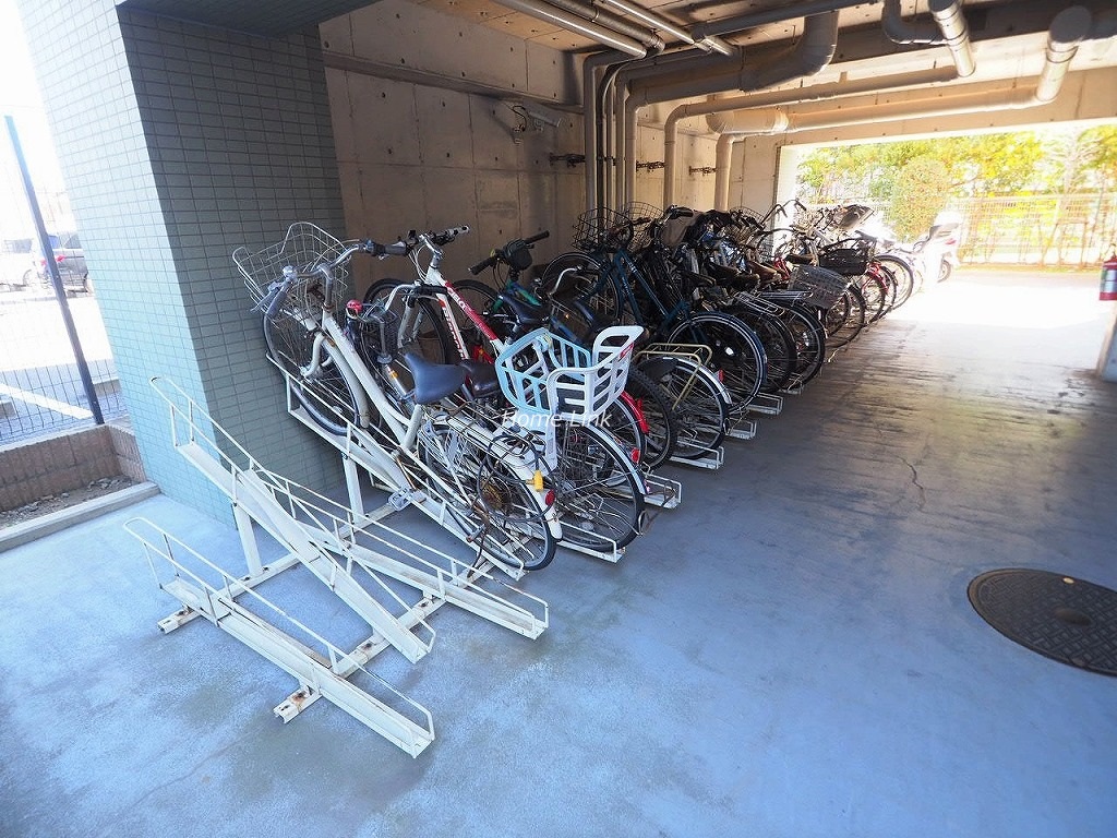 リスタ東武練馬アソシア 駐輪場