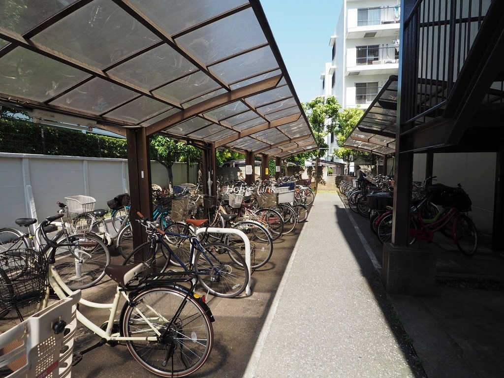 いづみハイツ本蓮沼　駐輪場