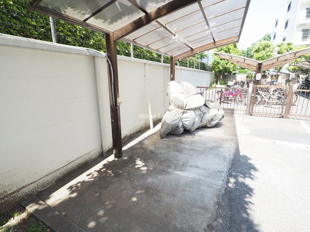 いづみハイツ本蓮沼　バイク置き場