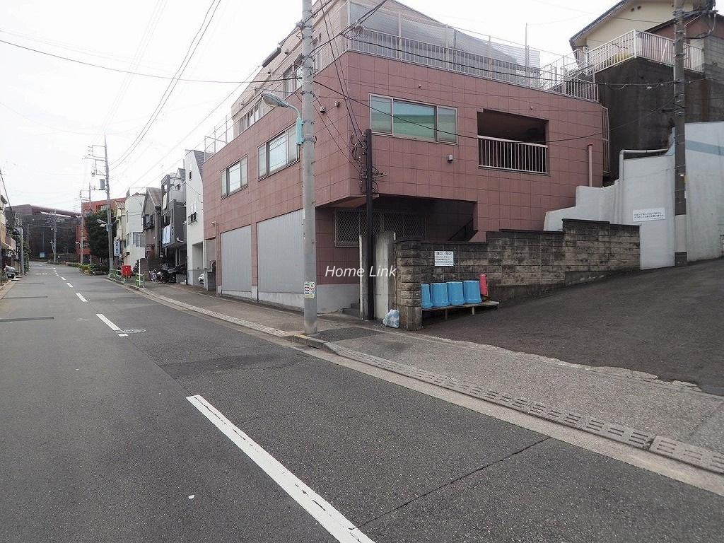 カースル常盤台　前面道路