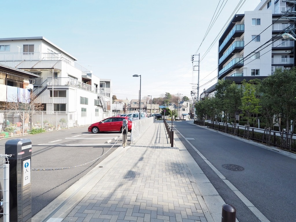 シティテラス成増 来客用駐車場出入口