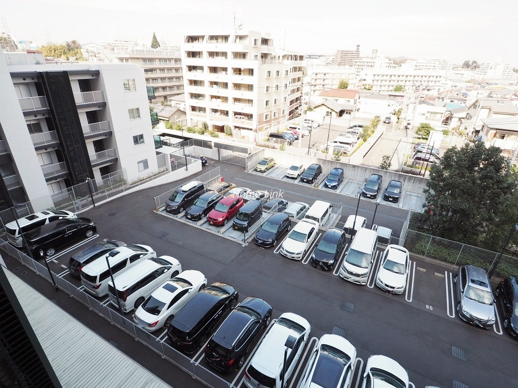 シティテラス成増 駐車場