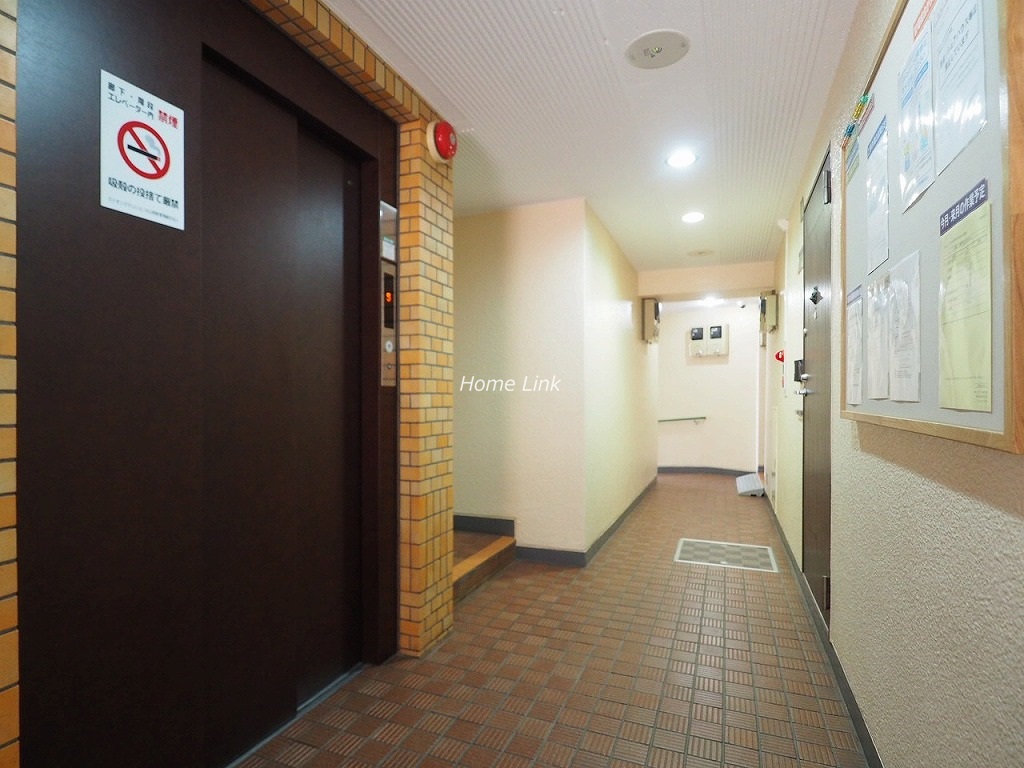 ライオンズマンション大山西町　エレベーターホール