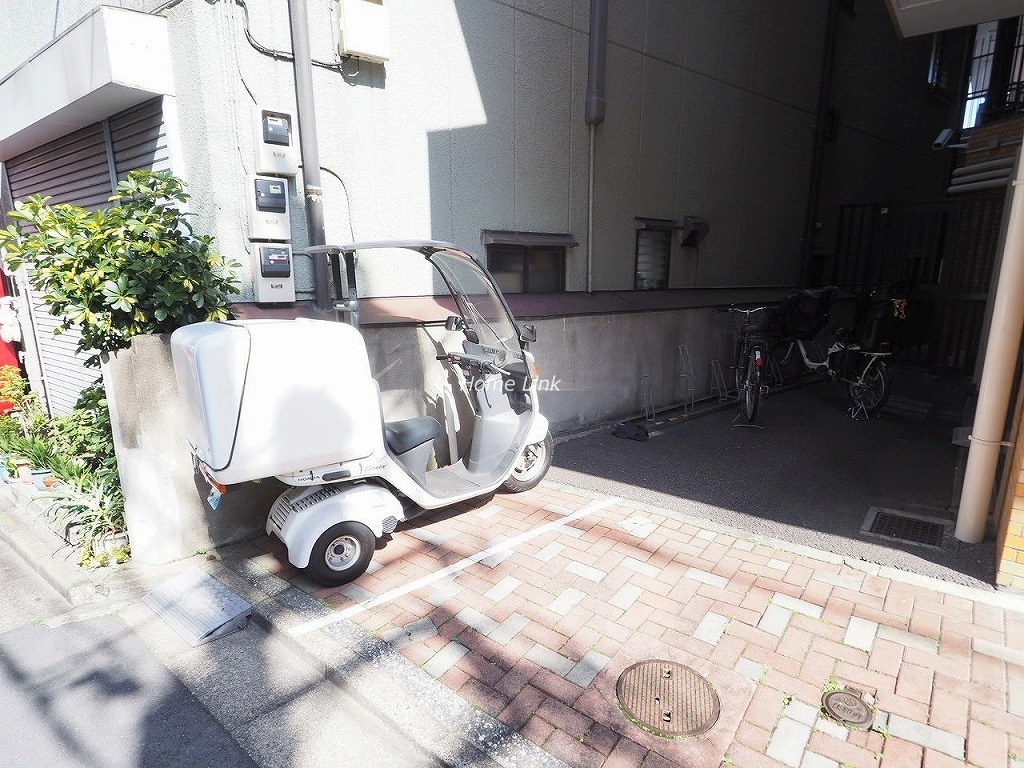 ライオンズマンション大山西町　バイク置場