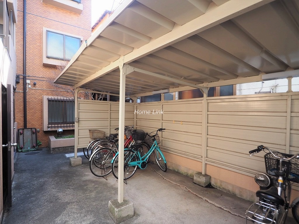 ライオンズマンション池袋要町　駐輪場